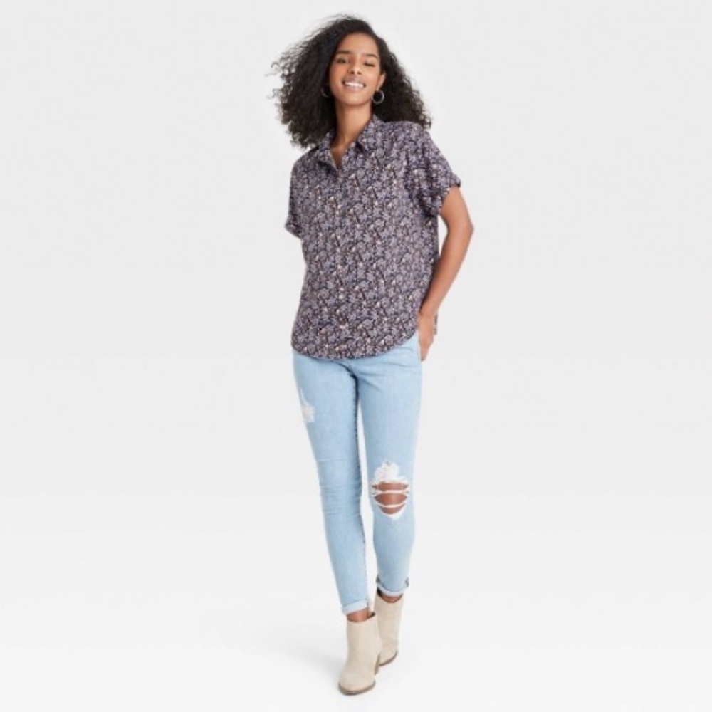 Universal Thread Women's Purple Floral Dolman Short Sleeve Button-Down Shirt - Picture 3 of 13